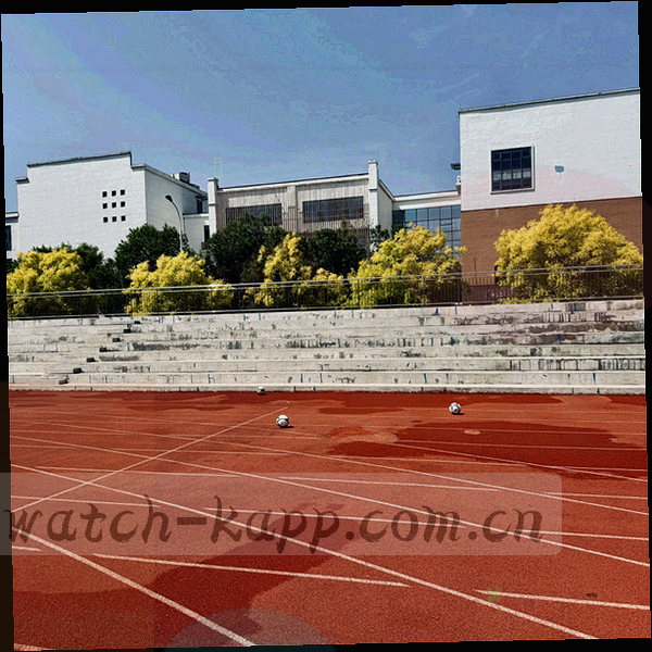 球员侧面剪影，红色警示标记代表停赛，暗色背景